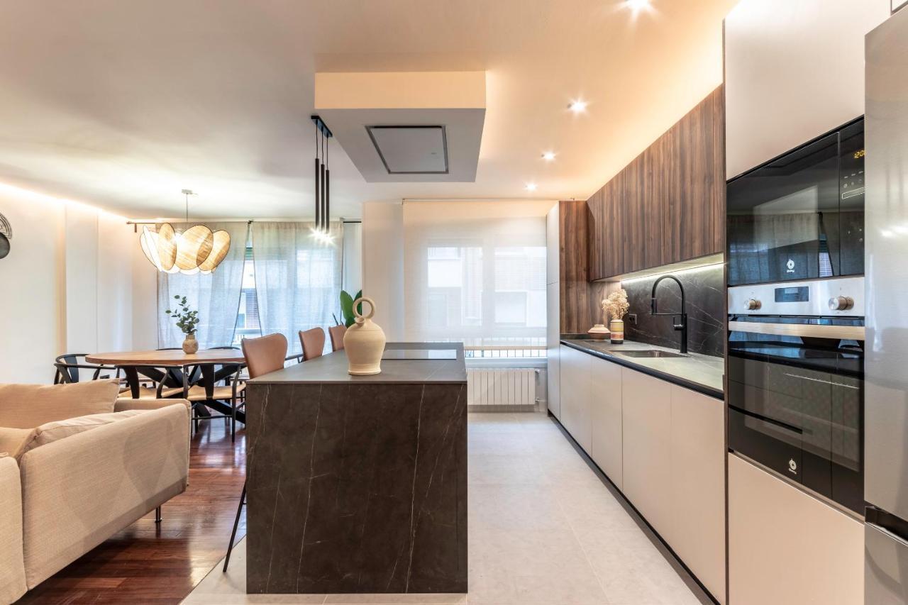 New! Lovely 4-Bedroom Loft In Bilbao Buitenkant foto