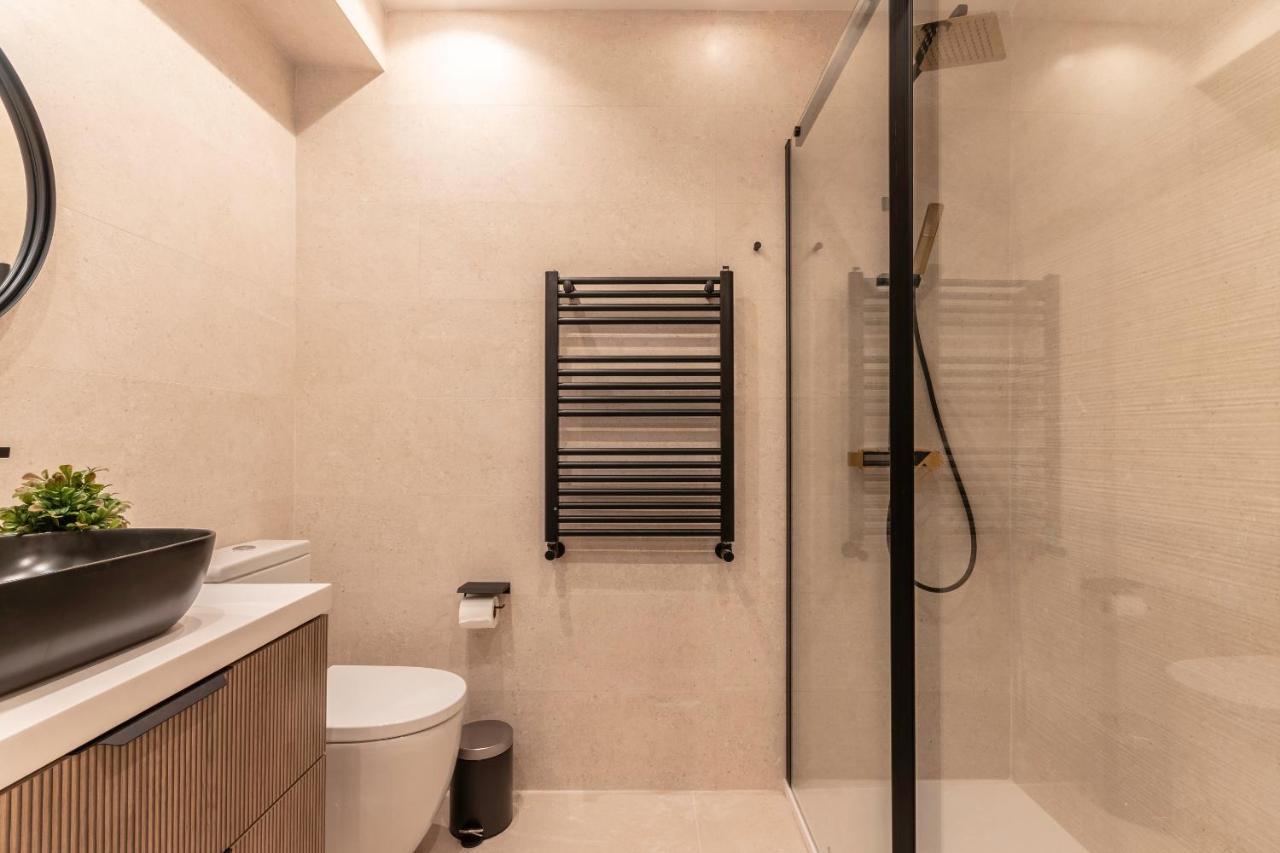 New! Lovely 4-Bedroom Loft In Bilbao Buitenkant foto