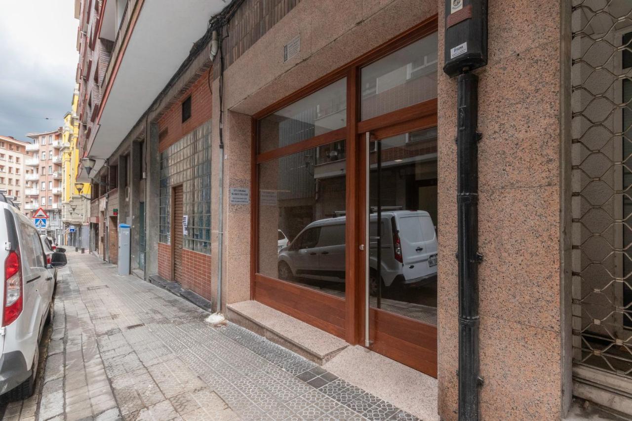 New! Lovely 4-Bedroom Loft In Bilbao Buitenkant foto