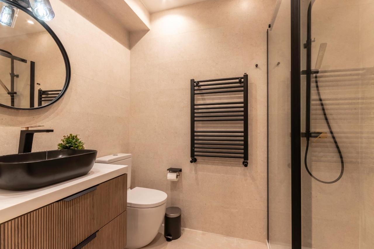 New! Lovely 4-Bedroom Loft In Bilbao Buitenkant foto